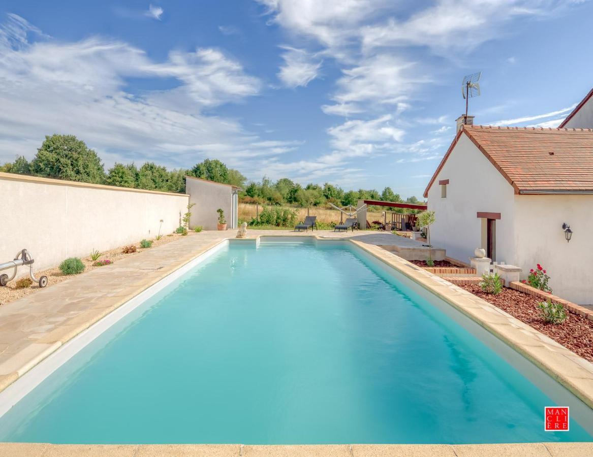 Maison Blanche Piscine Et Petit Dejeuner Chatellerault Bagian luar foto